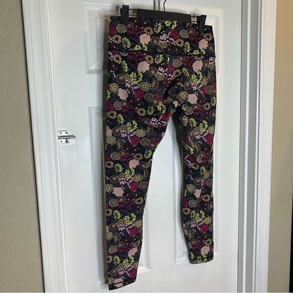 Lululemon Forster Rohner Special Edition Size 10 - Picture 6 of 9